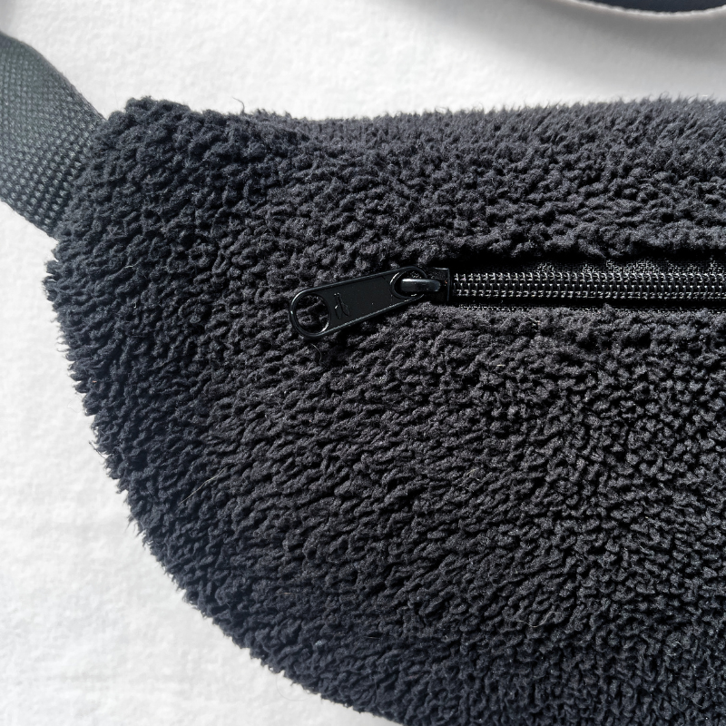 Banane upcyclée polaire noire – Image 6