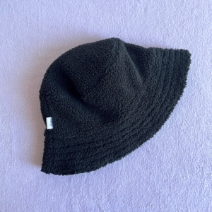 Bob upcyclé polaire noire