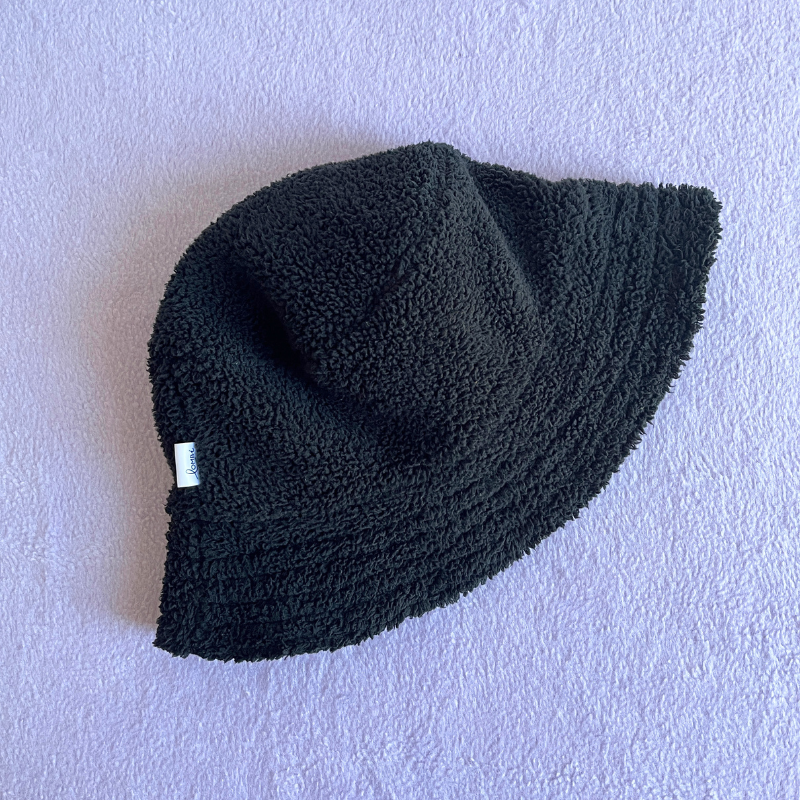Bob upcyclé polaire noire