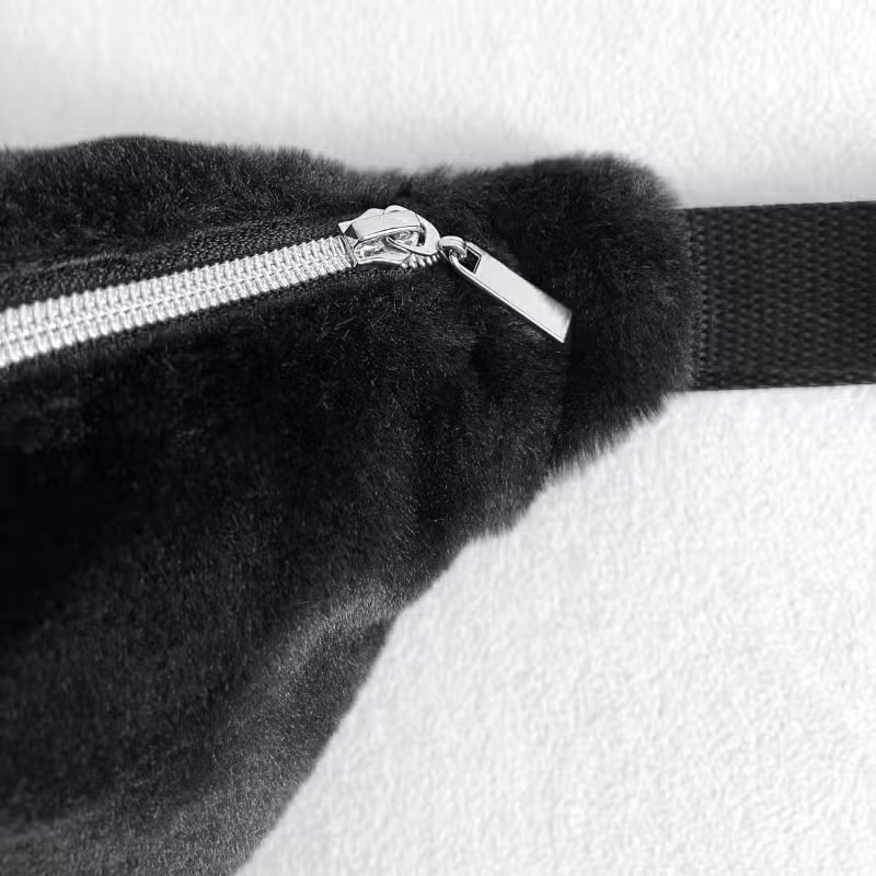 Maxi banane fausse fourrure noire – Image 5