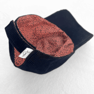 Casquette noire et pêche