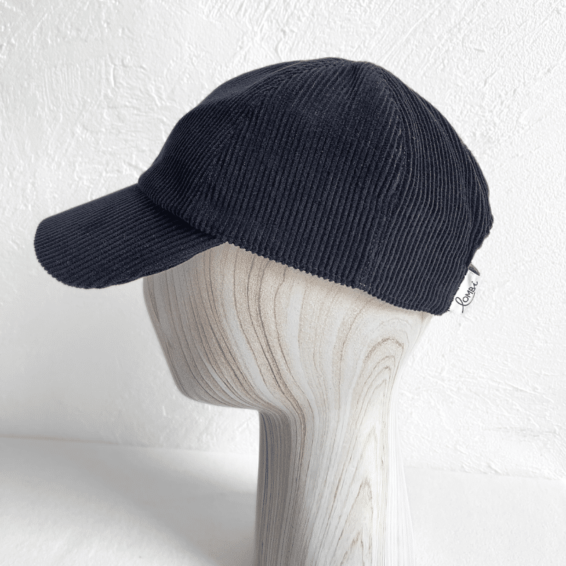 Casquette noire et pêche – Image 2